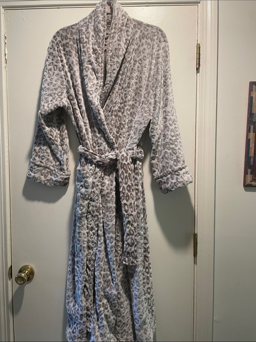 Oscar de la Renta Plush Leopard-Pattern Robe in Taupe Tan
